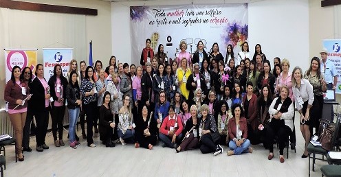 4º Encontro de Mulheres: Com palestras e homenagens, participantes elaboram “Carta das Mulheres do Paraná”