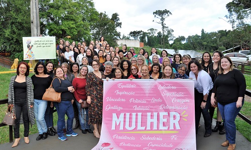 8º Encontro de Mulheres da Fesmepar reúne representantes de mais de 30 sindicatos de servidores e professores do Paraná