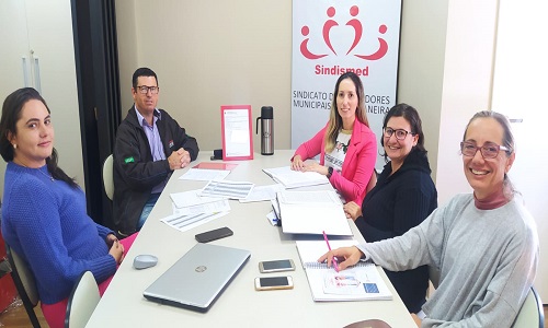 Secretário-geral da Fesmepar realiza reunião administrativa com diretores do Sindicato de Servidores de Medianeira e Matelândia