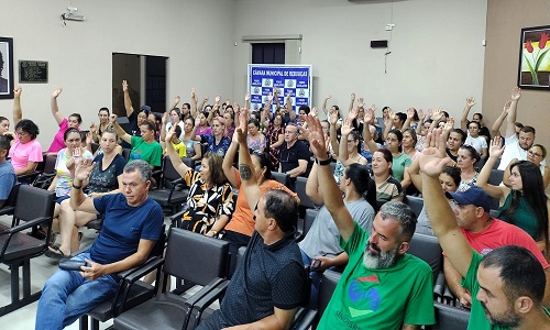 REBOUÇAS: Em Assembleia, servidores aprovam a extensão de base sindical do SINDSREB para o município de Rio Azul