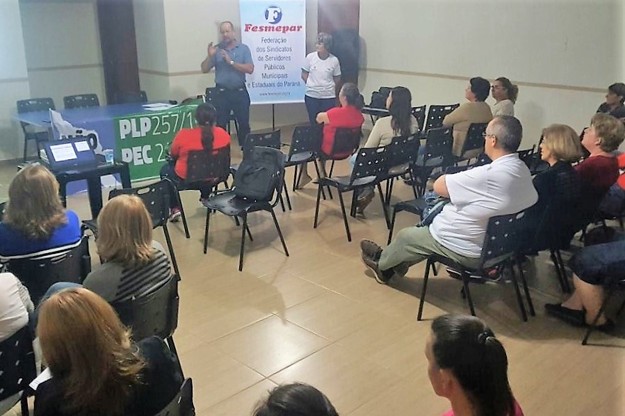Santa Terezinha de Itaipú recebe palestra sobre o PLP257 e PEC 241