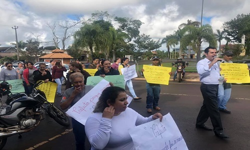 Tamarana: Servidores da saúde protestam contra o corte do pagamento do PMAQ